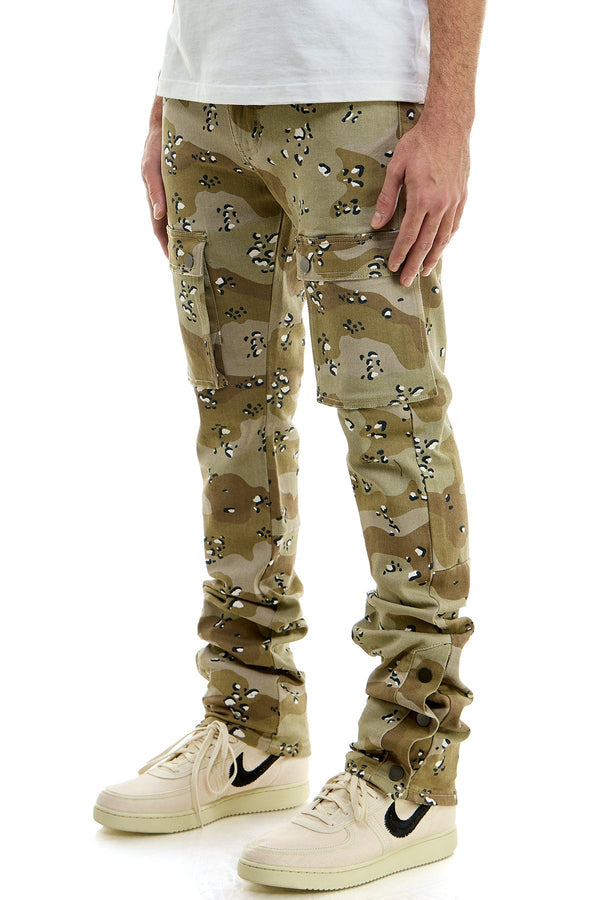 AKARMY Skinny Pants in Stretch Flare Stacked Jeans in Camo
